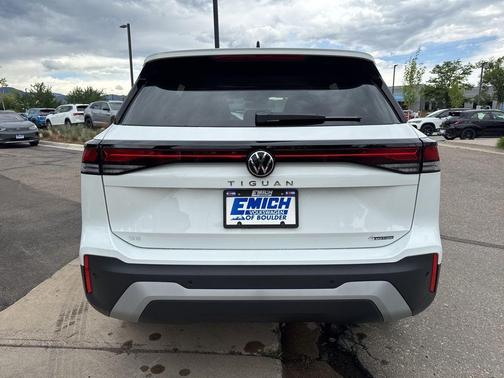 2025 Volkswagen Tiguan 2.0T SE