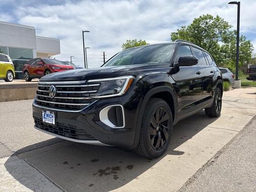 2025 Volkswagen Atlas 2.0T SE