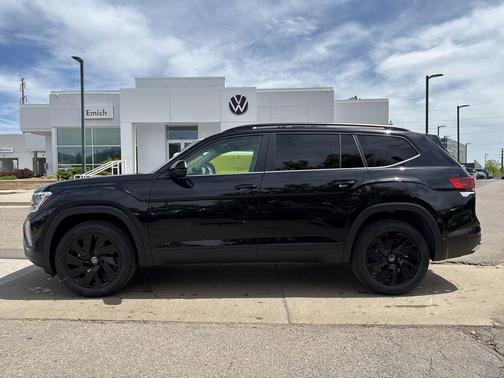 2025 Volkswagen Atlas 2.0T SE