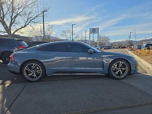 2022 Audi e-tron GT Premium Plus