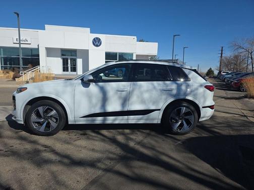 2025 Audi Q6 e-tron Premium