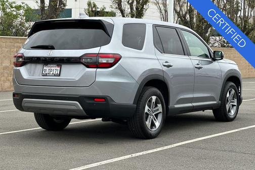 Modern Steel Metallic 2024 Honda Pilot EX-L 7 Passenger