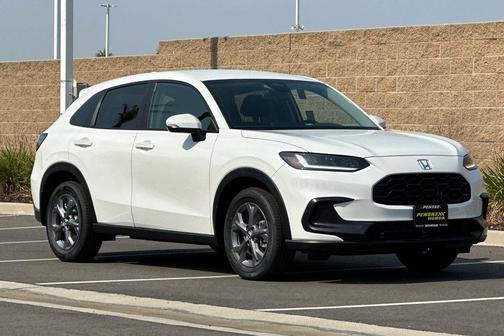 Platinum White Pearl 2026 Honda HR-V LX