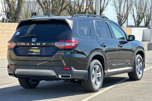 Crystal Black Pearl 2026 Honda Pilot EX-L