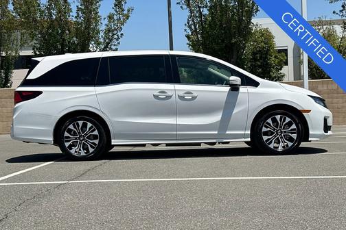 Platinum White Pearl 2026 Honda Odyssey