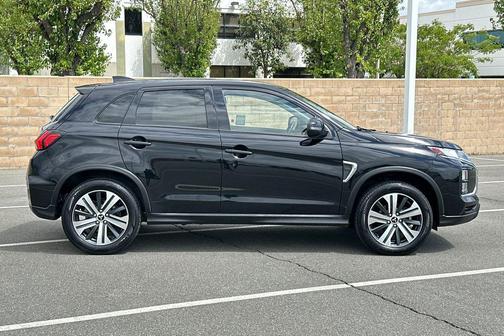 Labrador Black Pearl 2022 Mitsubishi Outlander Sport SE