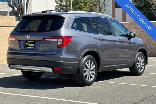 Modern Steel Metallic 2022 Honda Pilot 2WD EX-L