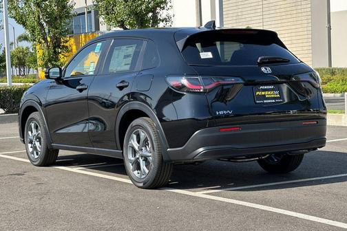 Crystal Black Pearl 2026 Honda HR-V LX