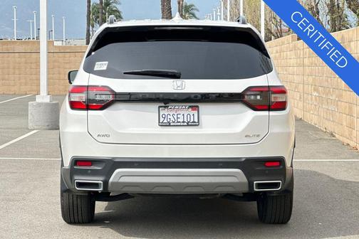 Platinum White Pearl 2023 Honda Pilot AWD Elite