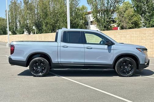 Sonic Gray Pearl 2025 Honda Ridgeline