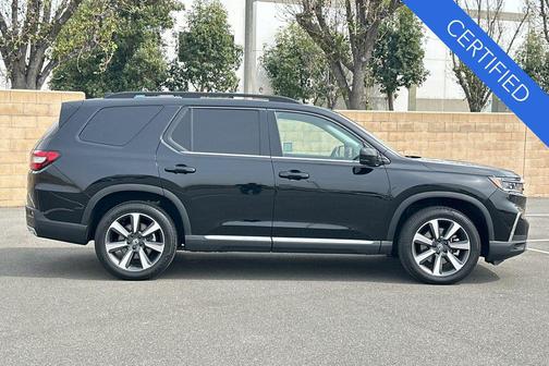 Crystal Black Pearl 2024 Honda Pilot