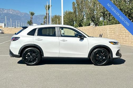 Platinum White Pearl 2026 Honda HR-V