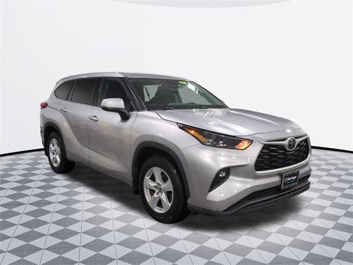 2022 Toyota Highlander LE