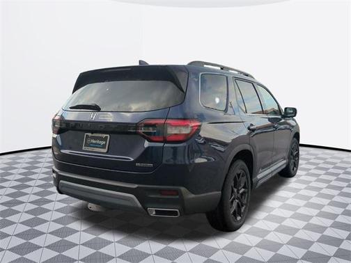 2025 Honda Pilot Touring 8-Passenger