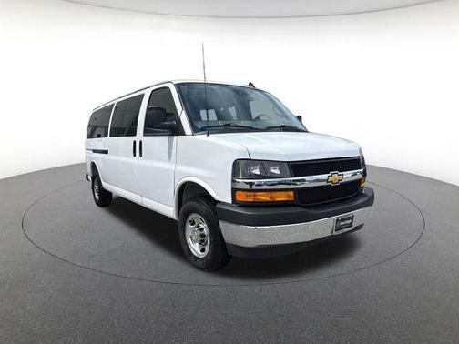 Summit White 2025 Chevrolet Express 3500 RWD 3500 Extended Wheelbase LT