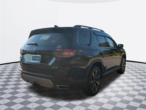 2023 Honda Pilot AWD Elite