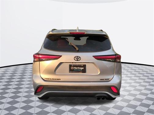 2022 Toyota Highlander XSE
