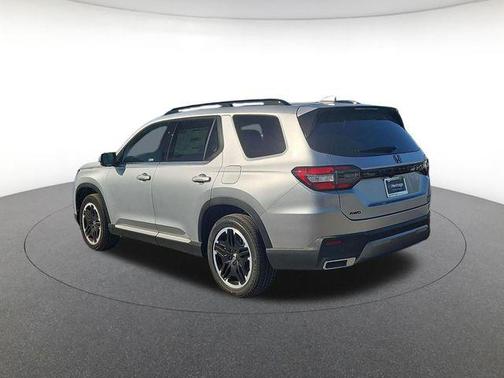 Solar Silver Metallic 2026 Honda Pilot Touring 8-Passenger
