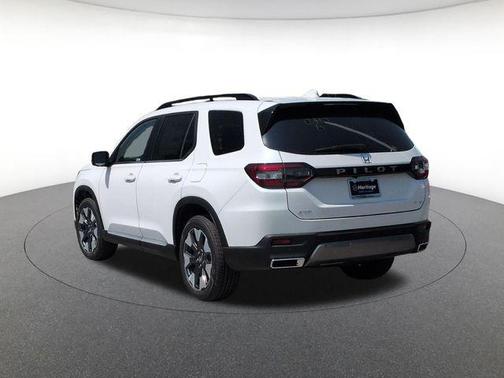 Platinum White Pearl 2026 Honda Pilot Elite