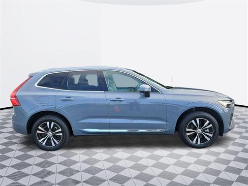 2022 Volvo XC60 Recharge Plug-In Hybrid T8 Inscription Expression