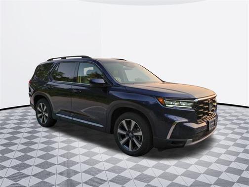 2025 Honda Pilot Touring 8-Passenger