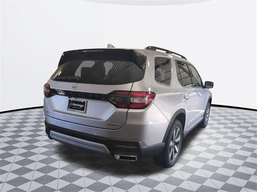 2025 Honda Pilot Touring 8-Passenger