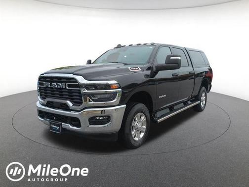 Diamond Black Crystal Pearlcoat 2025 RAM 2500 Big Horn Crew Cab 4x4 6'4' Box