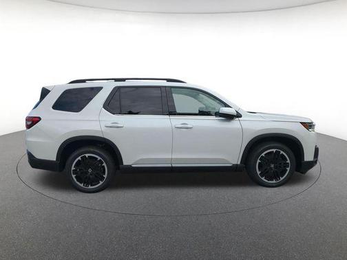 Platinum White 2026 Honda Pilot Touring 8-Passenger