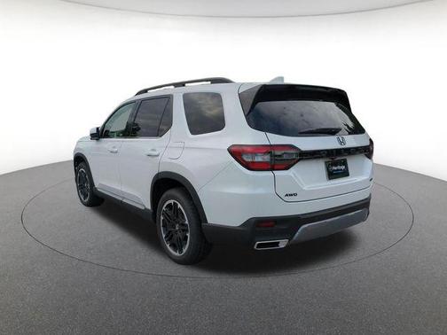 Platinum White 2026 Honda Pilot Touring 8-Passenger