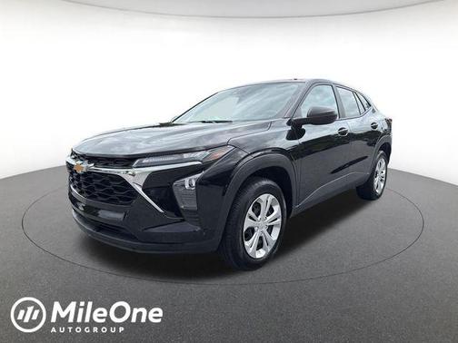 Black Metallic 2025 Chevrolet Trax LS