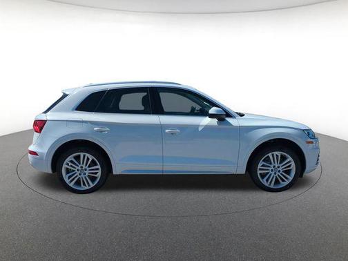 Glacier White Metallic 2020 Audi Q5 45 Premium Plus