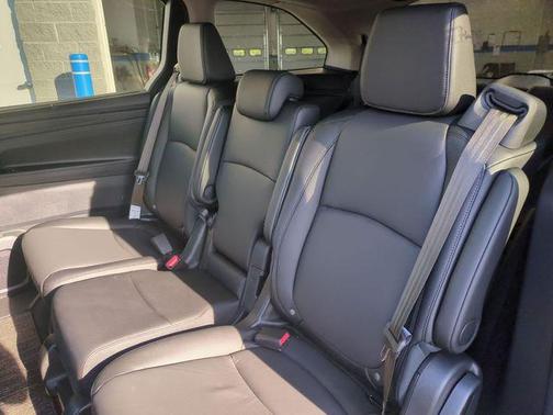 Crystal Black Pearl 2026 Honda Odyssey EX-L