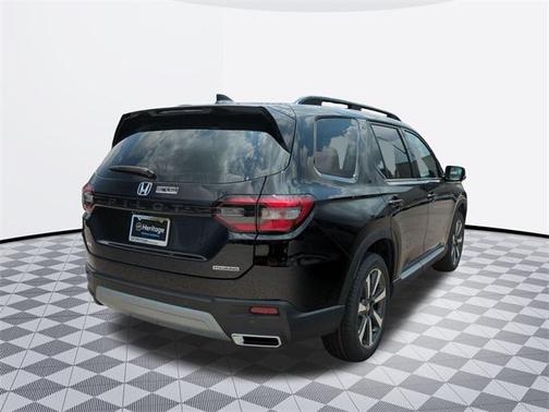 2025 Honda Pilot Touring 8-Passenger