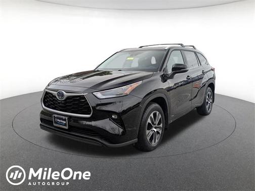2023 Toyota Highlander Hybrid XLE