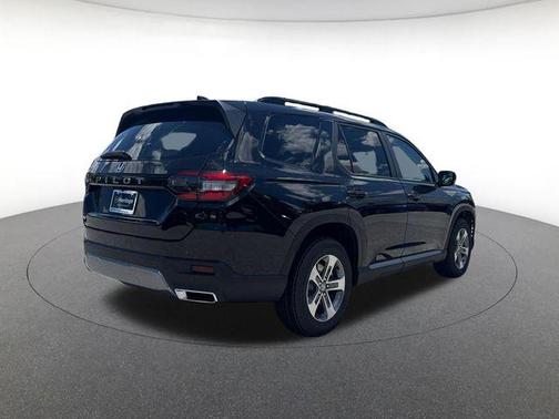 Crystal Black Pearl 2026 Honda Pilot EX-L