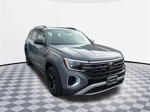 2024 Volkswagen Atlas 2.0T SE w/Technology 4MOTION