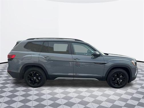 2024 Volkswagen Atlas 2.0T SE w/Technology 4MOTION