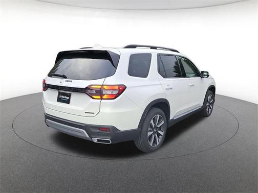 2025 Honda Pilot Touring 8-Passenger