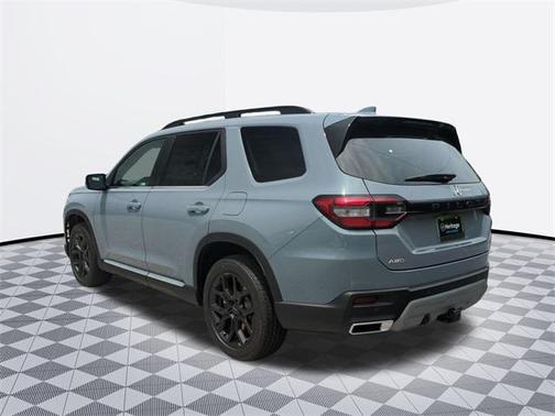 2025 Honda Pilot Touring 8-Passenger