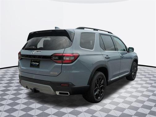 2025 Honda Pilot Touring 8-Passenger
