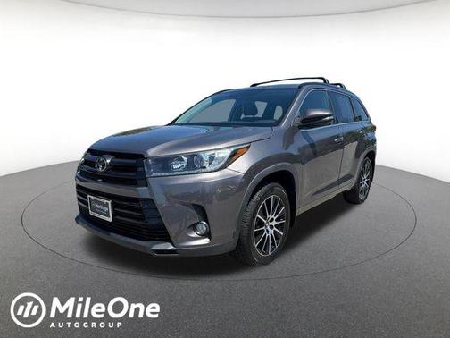 Predawn Gray Mica 2018 Toyota Highlander SE