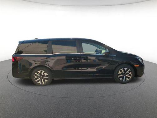 Crystal Black Pearl 2026 Honda Odyssey EX-L