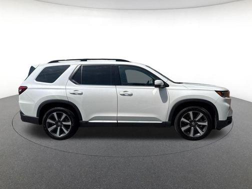 Platinum White 2025 Honda Pilot Touring 8-Passenger