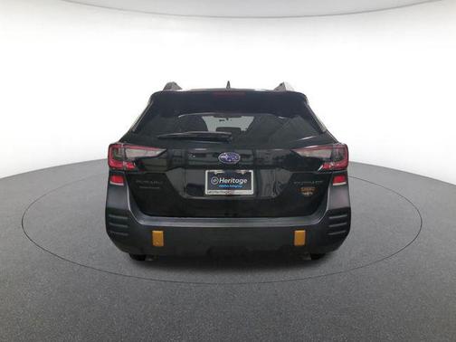Crystal Black Silica 2023 Subaru Outback Wilderness
