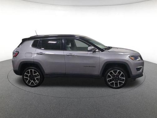 Billet Silver Metallic Clearcoat 2017 Jeep New Compass Limited