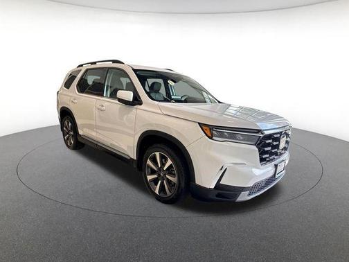 Platinum White Pearl 2023 Honda Pilot AWD Elite