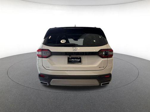 Platinum White Pearl 2023 Honda Pilot AWD Elite