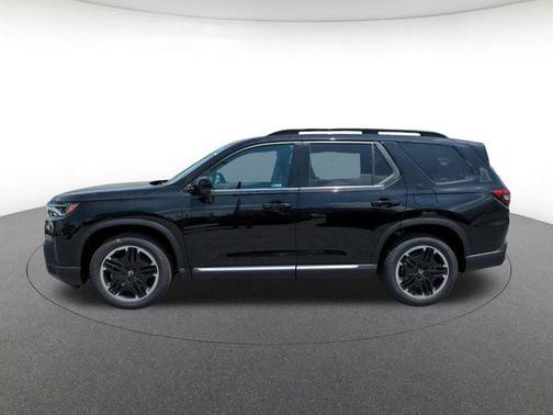 Crystal Black Pearl 2026 Honda Pilot Touring 8-Passenger