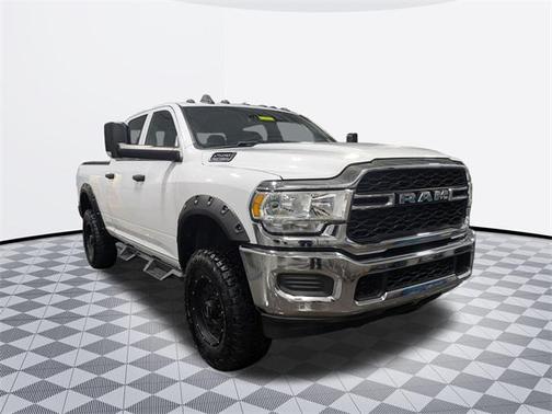 2021 RAM 2500 Tradesman Crew Cab 4x4 6'4' Box