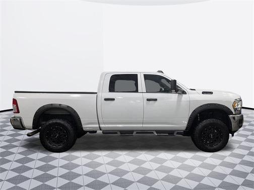 2021 RAM 2500 Tradesman Crew Cab 4x4 6'4' Box